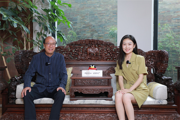 卓木王董事长杜承三接受央视主持人专访